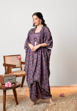 Load image into Gallery viewer, Purple Lotus Printed Cape Set
